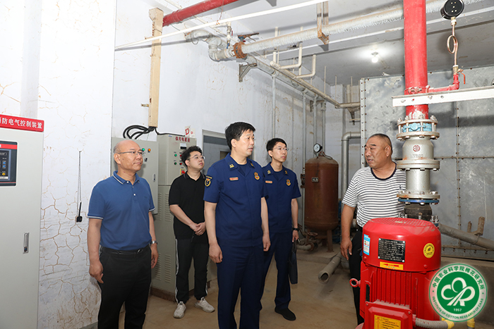 4 检查地下消防水泵室-小.jpg